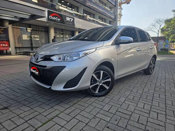 TOYOTA YARIS 1.3 16V FLEX XL LIVE MULTIDRIVE TOYOTA YARIS 1.3 16V FLEX XL LIVE MULTIDRIVE